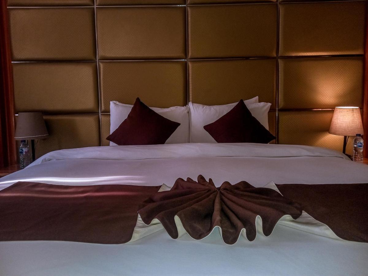 Summerset Continental Hotel By Usuma Mobushipe Extérieur photo
