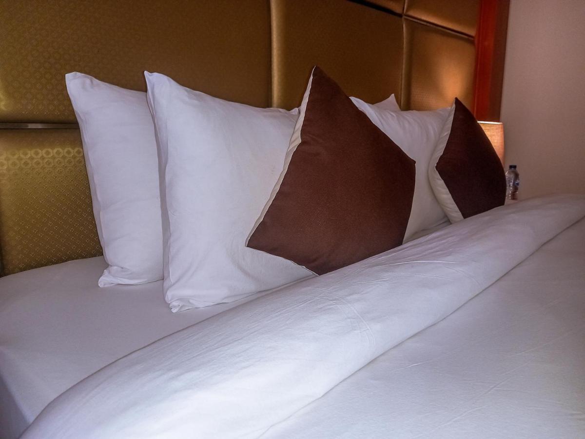 Summerset Continental Hotel By Usuma Mobushipe Extérieur photo