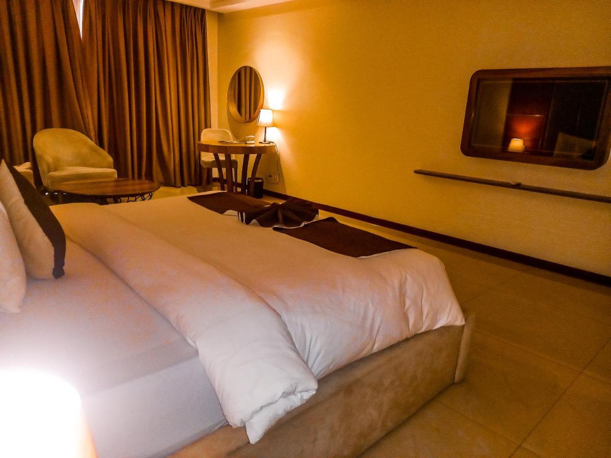 Summerset Continental Hotel By Usuma Mobushipe Extérieur photo