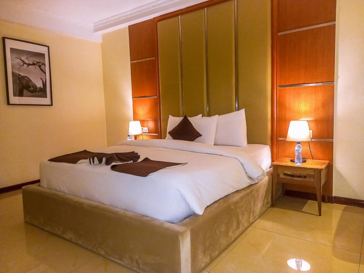 Summerset Continental Hotel By Usuma Mobushipe Extérieur photo