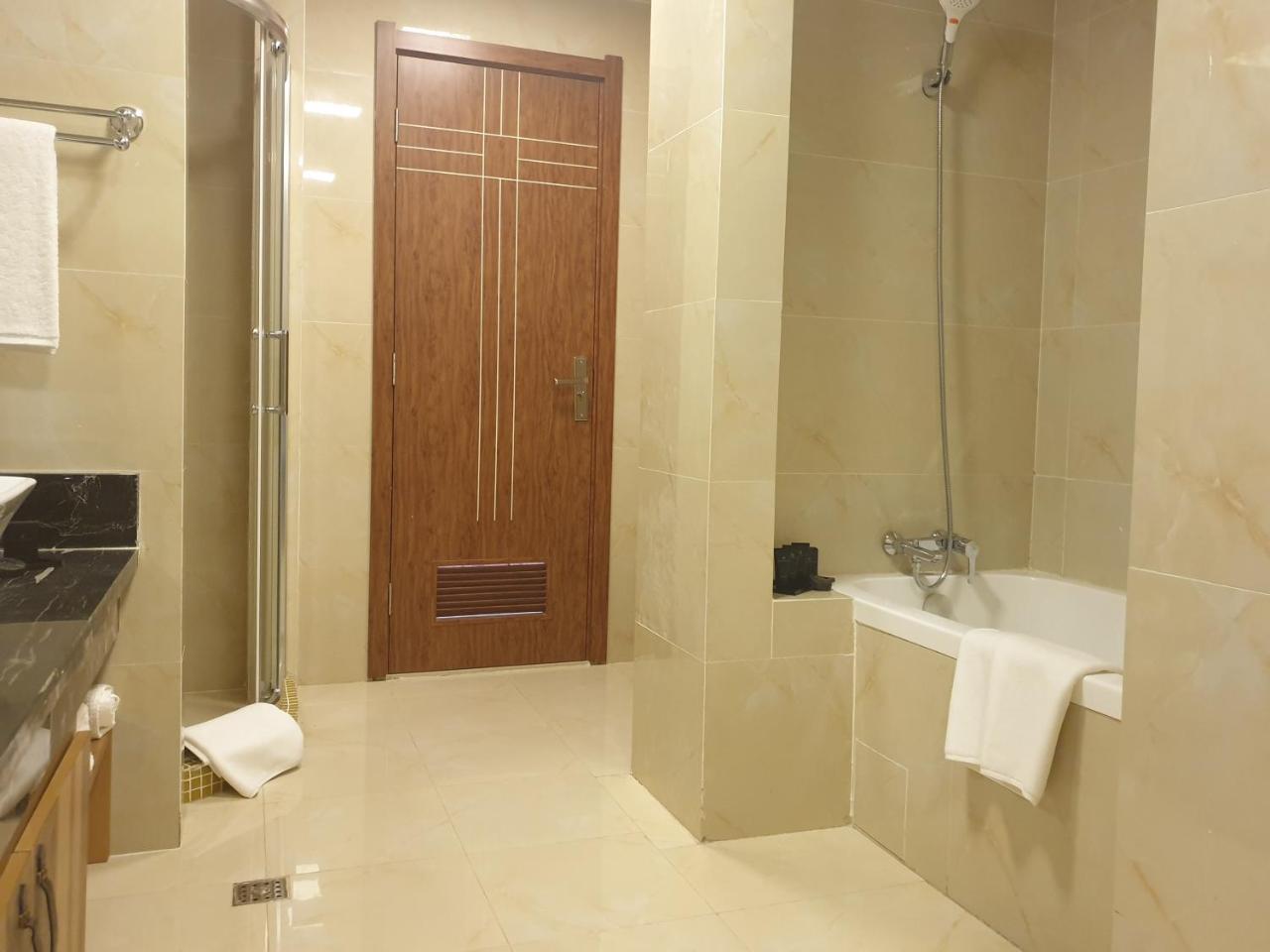 Summerset Continental Hotel By Usuma Mobushipe Extérieur photo