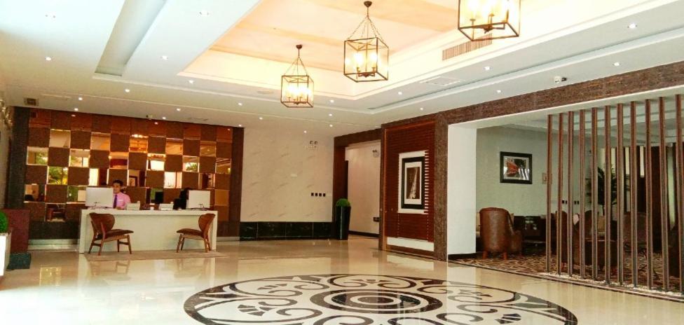 Summerset Continental Hotel By Usuma Mobushipe Extérieur photo