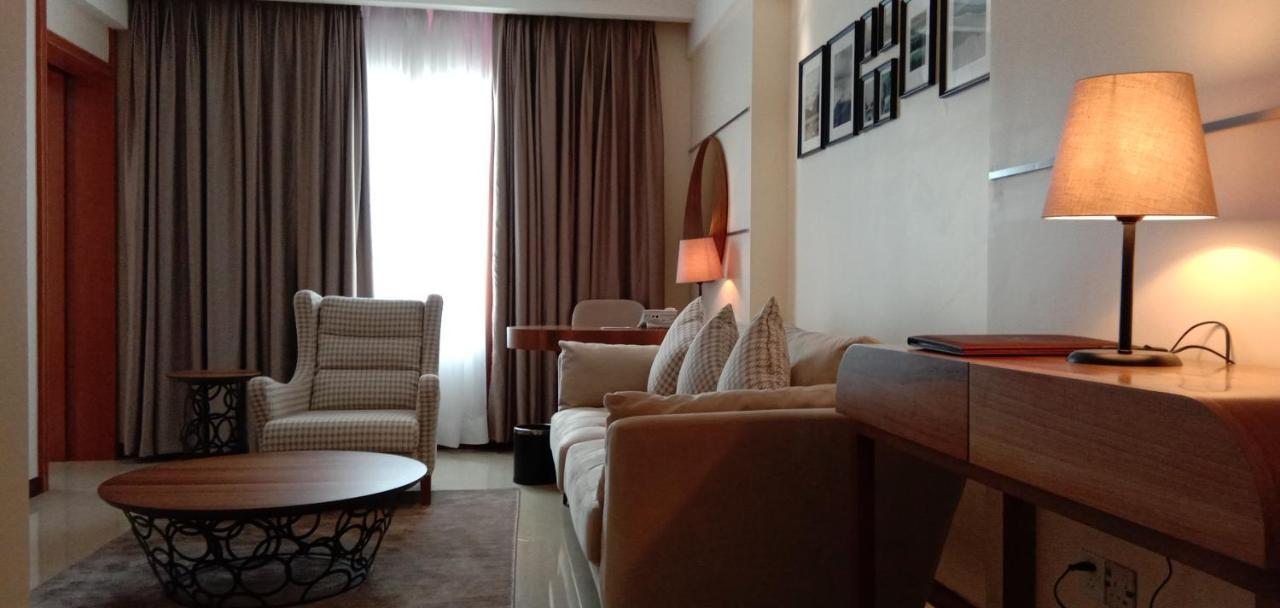 Summerset Continental Hotel By Usuma Mobushipe Extérieur photo